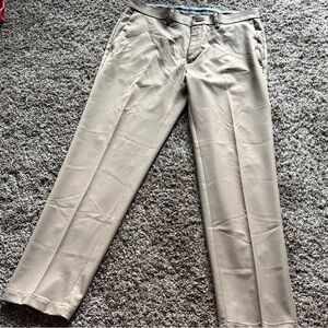 😀 Haggar Men's Khaki Chinos